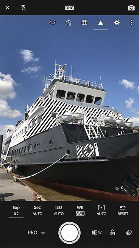 Приложение для фото Лайтрум, корабль на причале