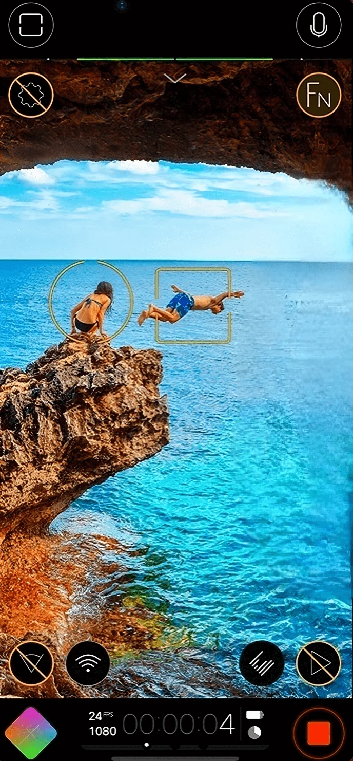 Интерфейс приложения для съемки видео Filmic Pro, лазурное море