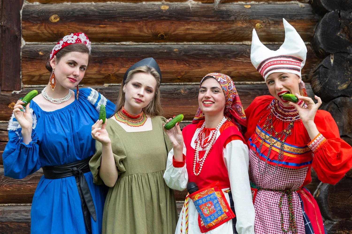 Фото с праздника-фестиваля огурца в Суздале