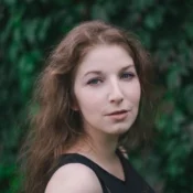 Оля Такмазьян