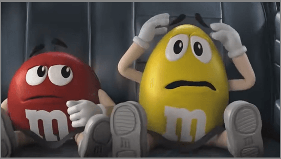 персонажи Красный и Желтый у M&M's