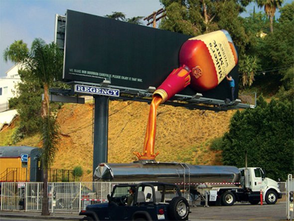 пример фигурного статичного билборда