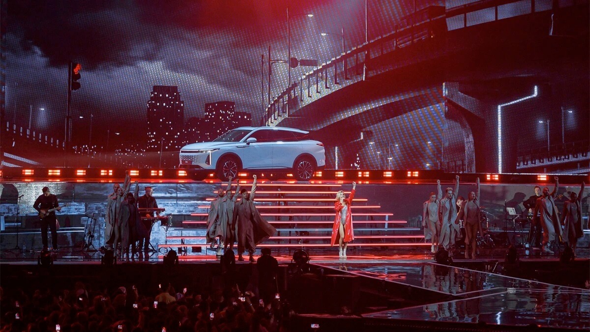 Автомобиль Exeed RX на сцене концерта Полины Гагариной