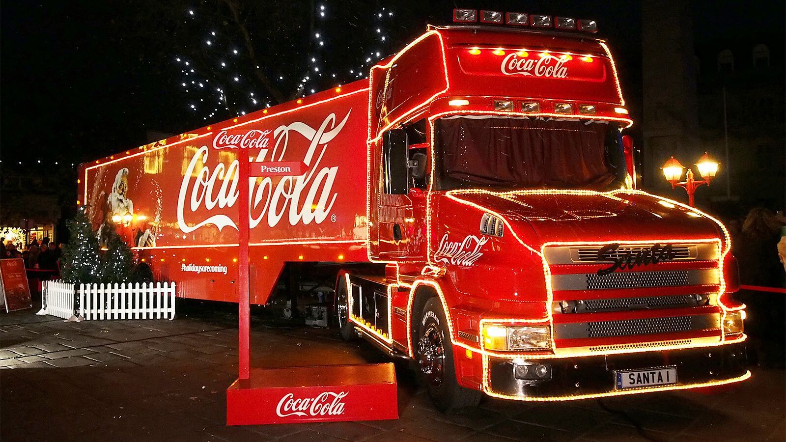Вариант нестареющего примера — новогодняя реклама Coca-Cola